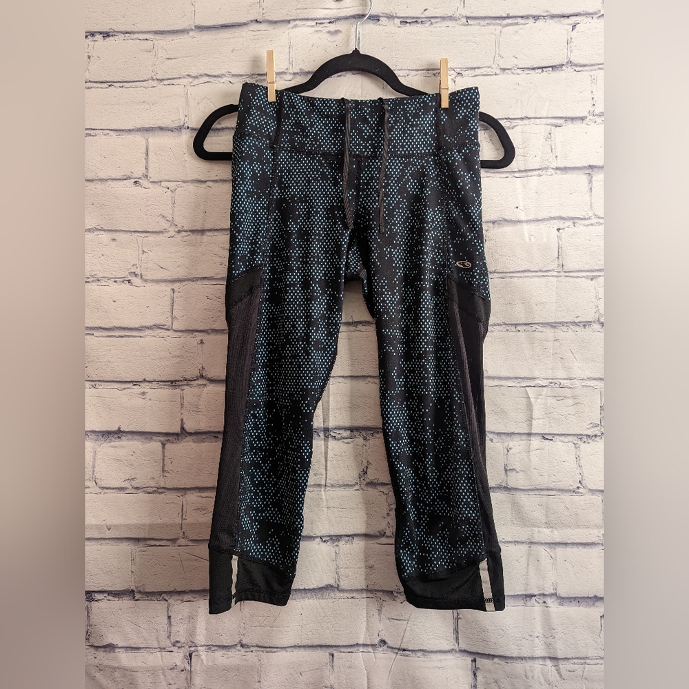 C9 by Champion Duo Dry Capri Length Black and Blue Leggings Women's Size Small